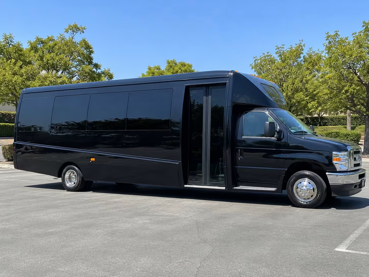 early morning and late night minibus rentals in new braunfels