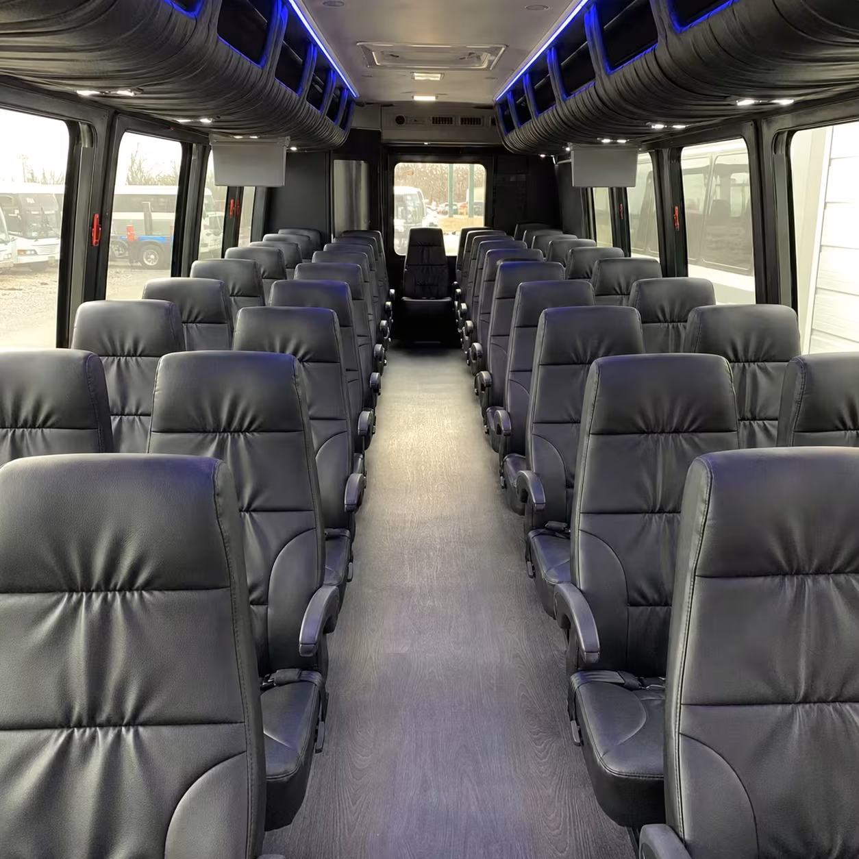 new braunfels 25 passenger minibus rental