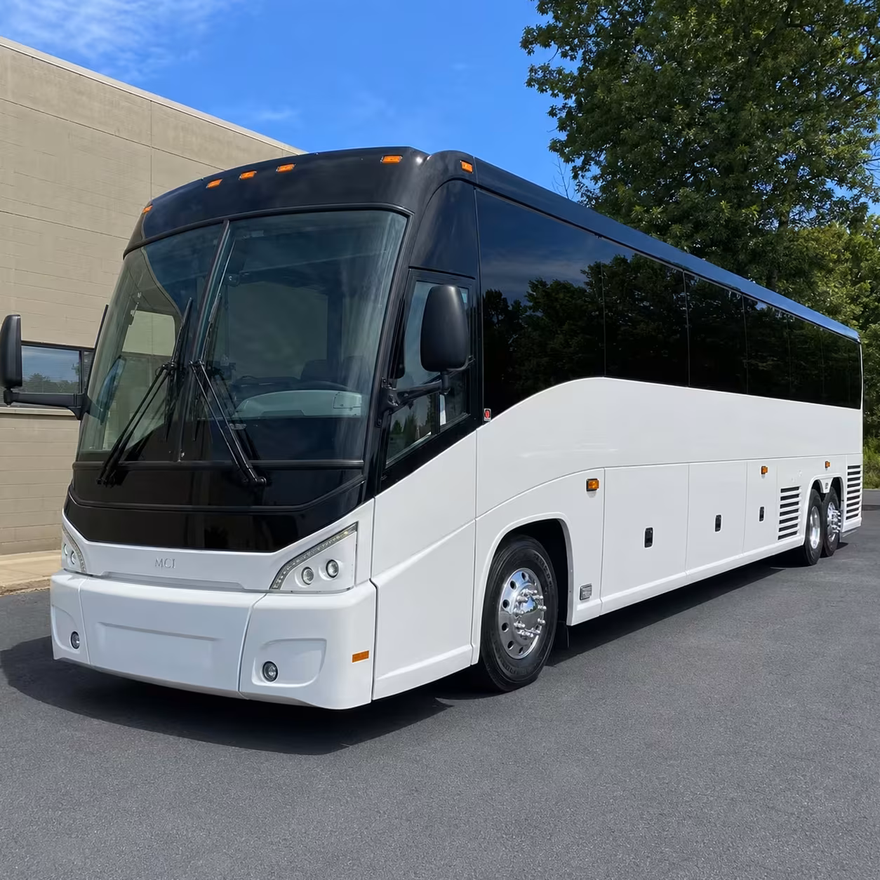 new braunfels 56 passenger charter bus rental